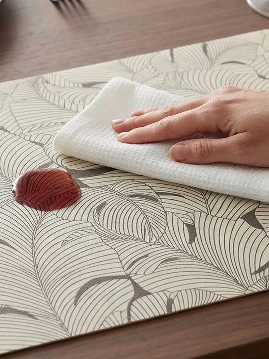 Cream & Gold Leaf Print placemats 46 x 30 cm, alternate view