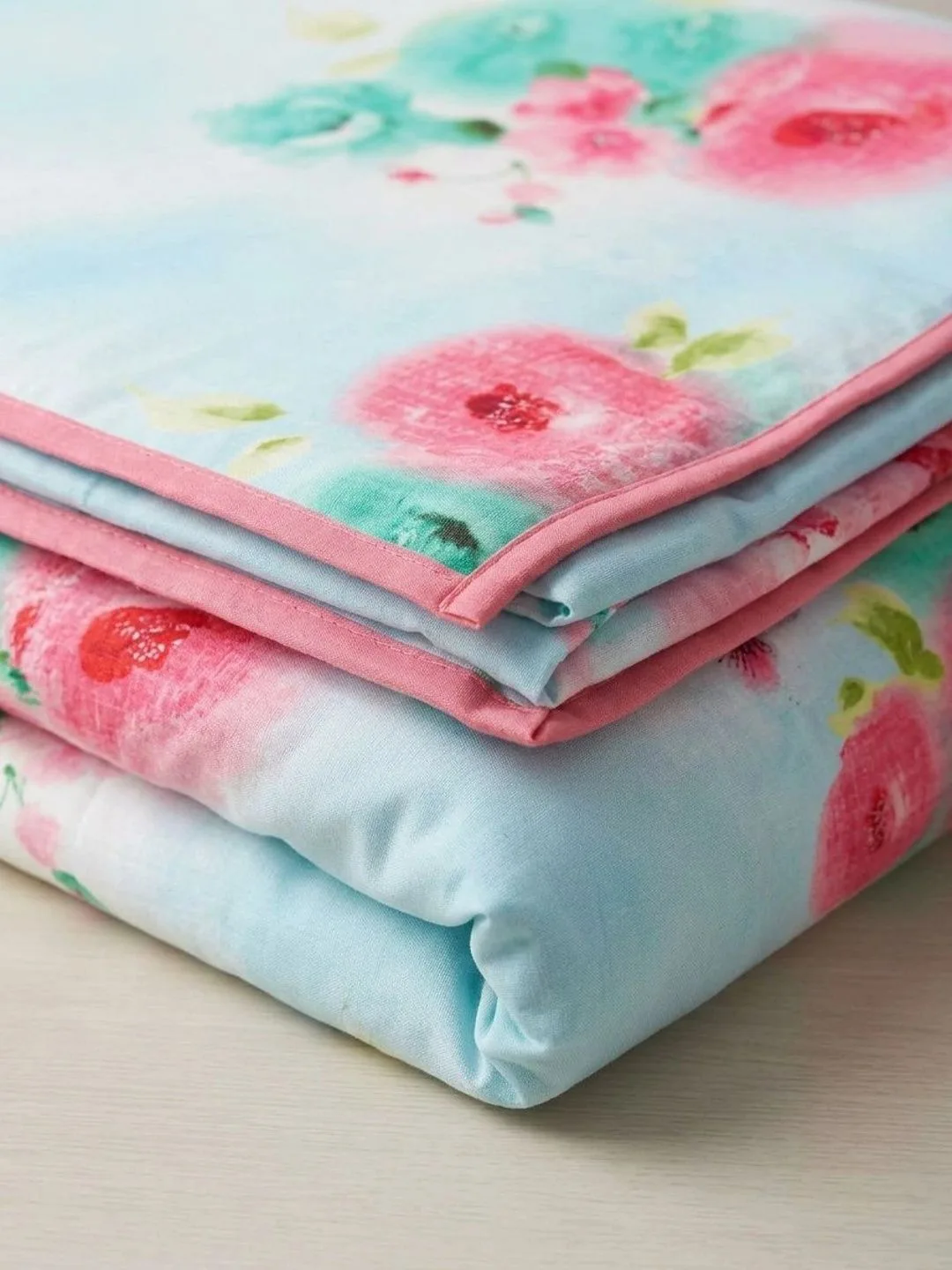 Ivory & Coral Rose 300 GSM cotton single bed dohar in ivory & coral, print close-up