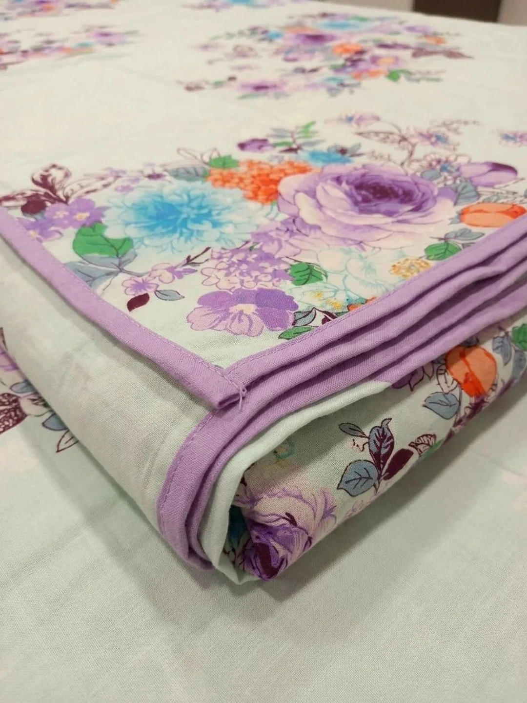 Ivory & Lavender Bouquet 300 GSM cotton single bed dohar in ivory & lavender, full view