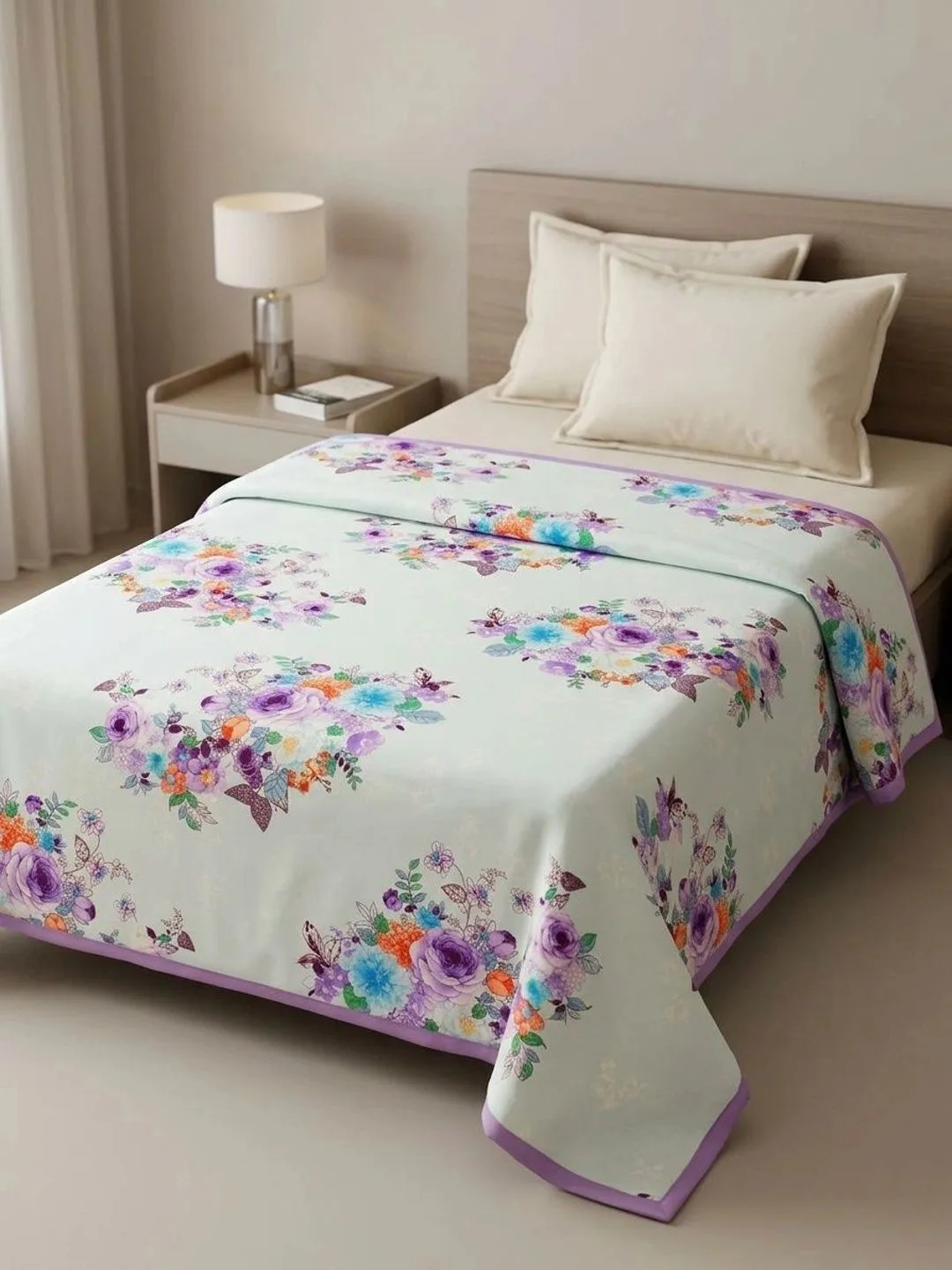 Ivory & Lavender Bouquet 300 GSM cotton single bed dohar in ivory & lavender, folded detail